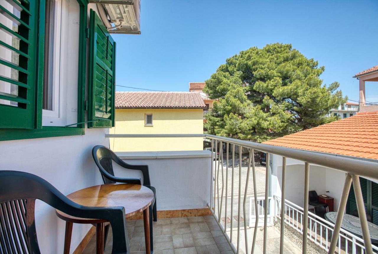 Family Friendly Seaside Apartments Brodarica, Sibenik - 4833 Бродариця Екстер'єр фото