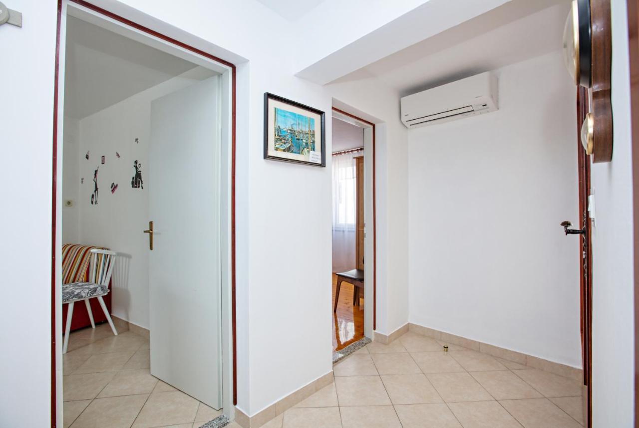 Family Friendly Seaside Apartments Brodarica, Sibenik - 4833 Бродариця Екстер'єр фото