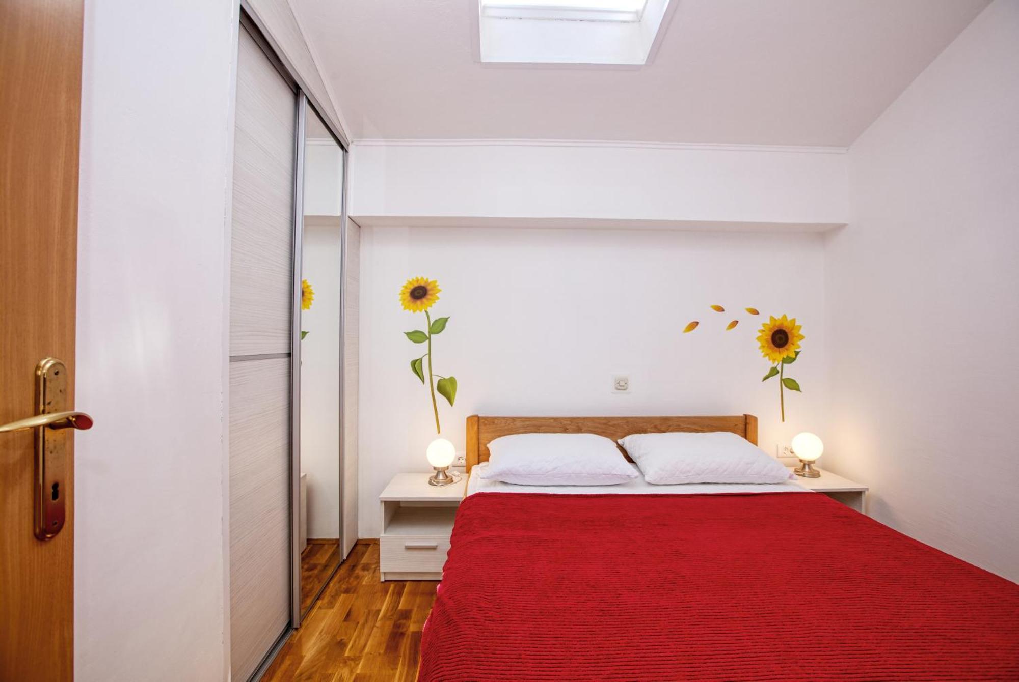 Family Friendly Seaside Apartments Brodarica, Sibenik - 4833 Бродариця Номер фото