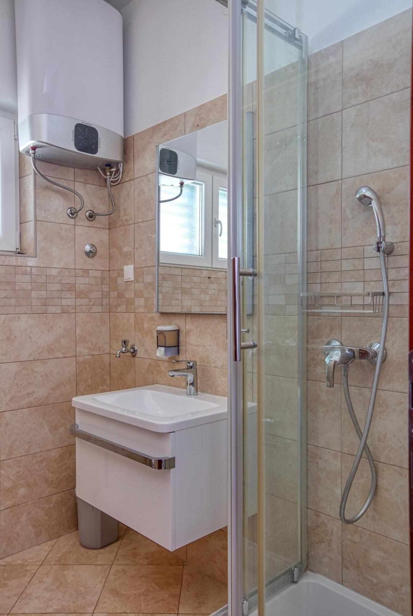 Family Friendly Seaside Apartments Brodarica, Sibenik - 4833 Бродариця Номер фото