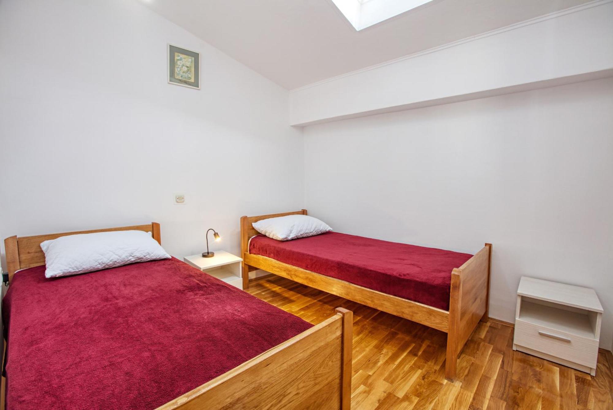 Family Friendly Seaside Apartments Brodarica, Sibenik - 4833 Екстер'єр фото