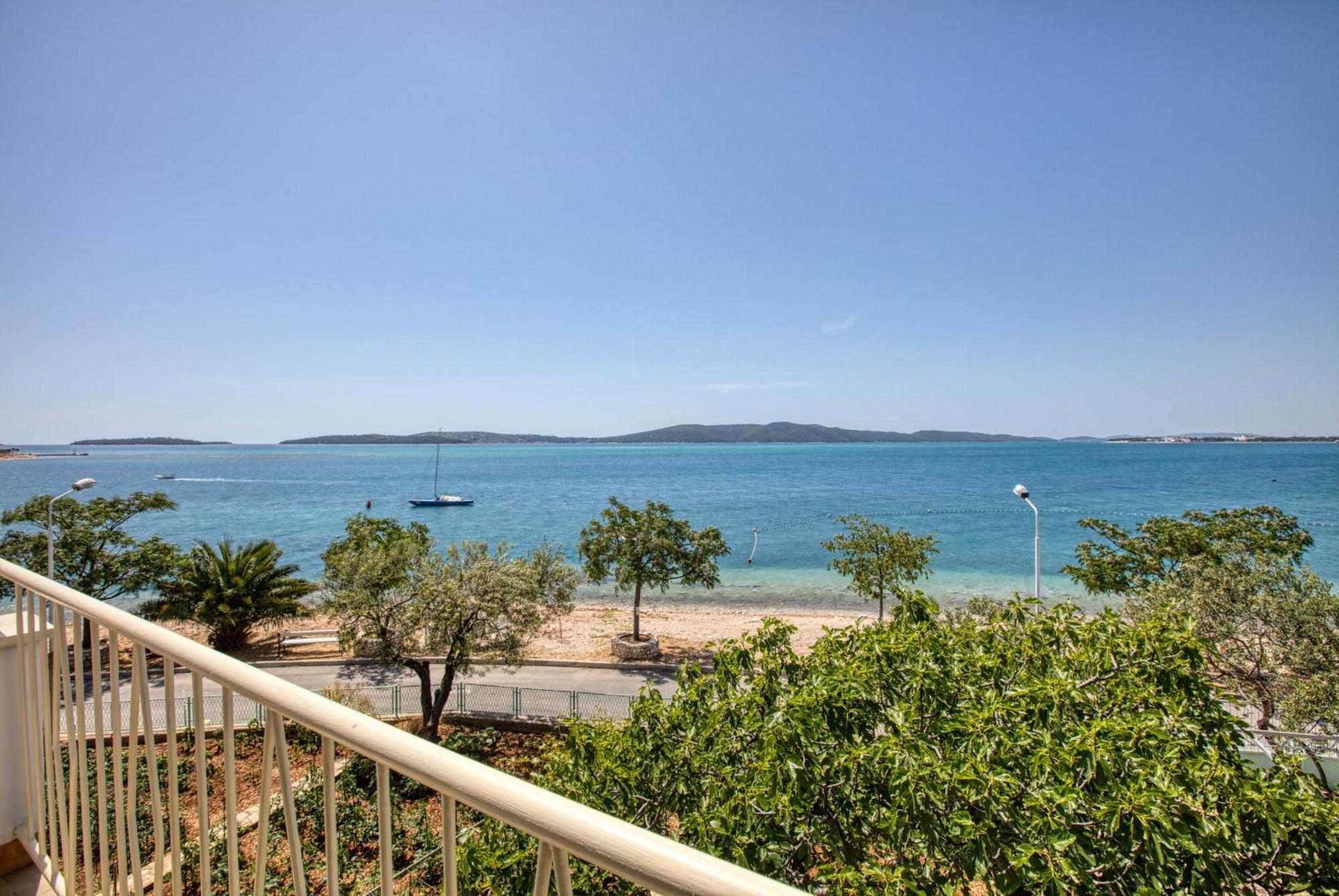 Family Friendly Seaside Apartments Brodarica, Sibenik - 4833 Бродариця Екстер'єр фото