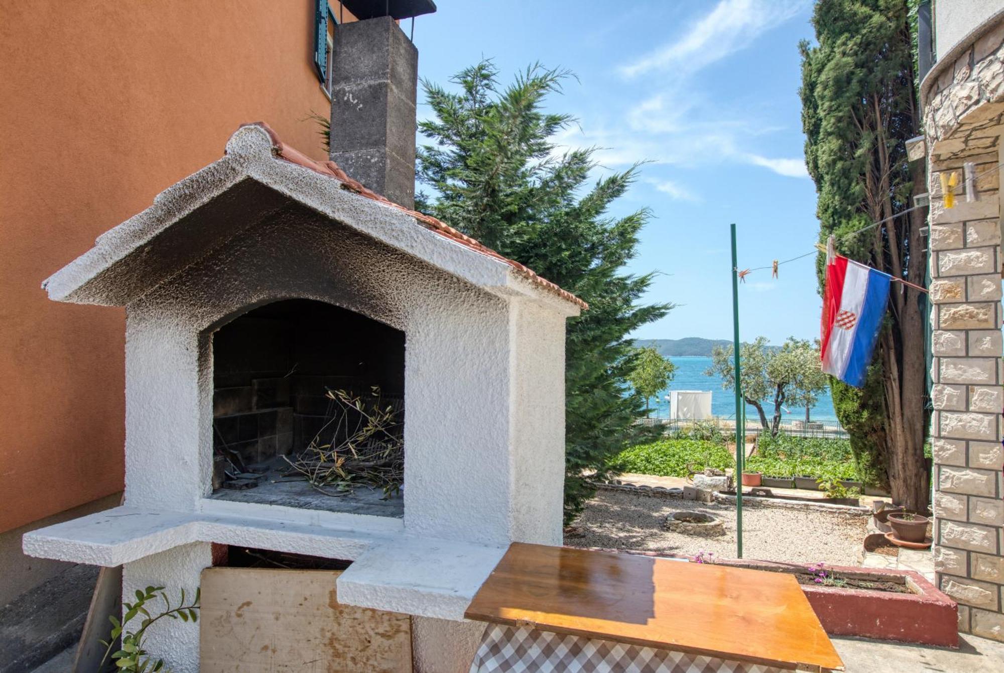 Family Friendly Seaside Apartments Brodarica, Sibenik - 4833 Бродариця Екстер'єр фото